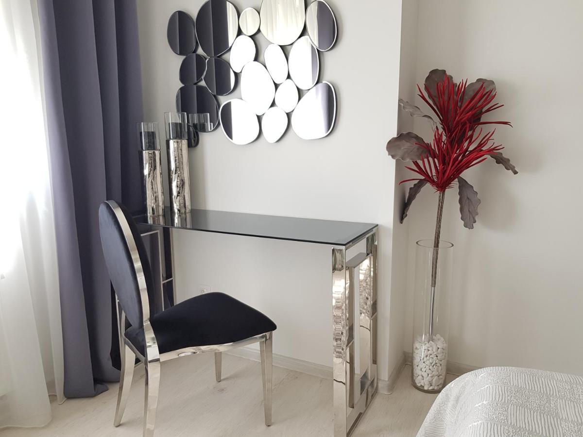 Apartment Alonisos Lux Braşov Extérieur photo