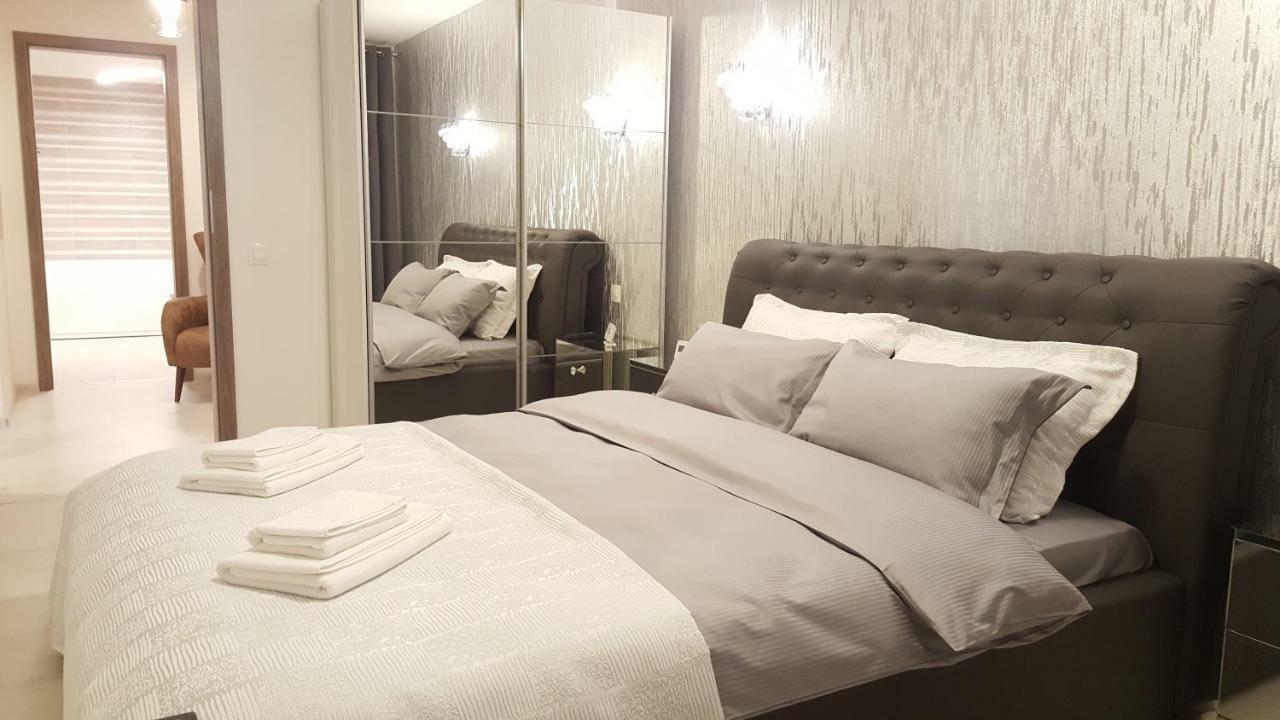 Apartment Alonisos Lux Braşov Extérieur photo