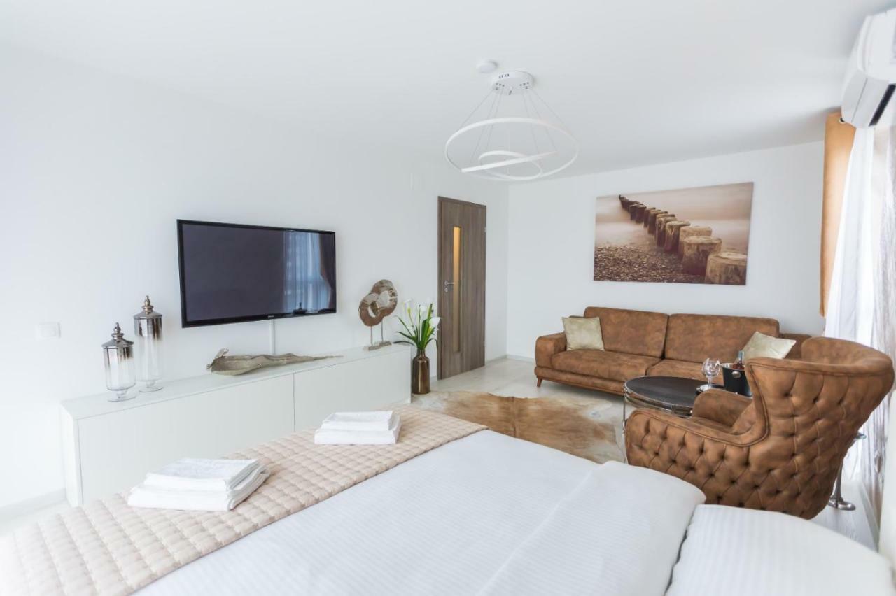 Apartment Alonisos Lux Braşov Extérieur photo