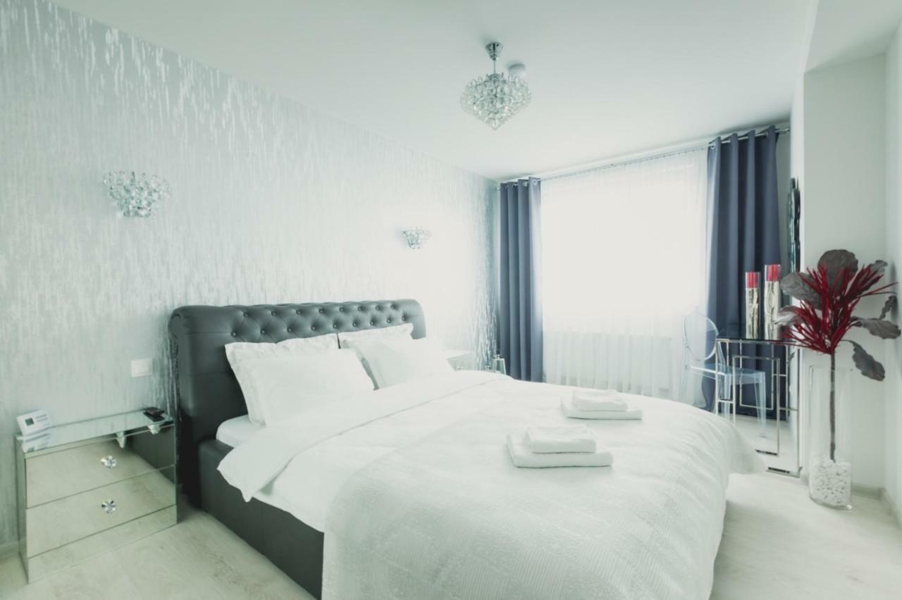 Apartment Alonisos Lux Braşov Extérieur photo