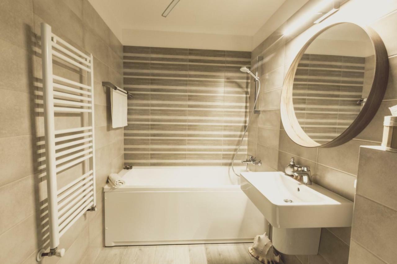 Apartment Alonisos Lux Braşov Extérieur photo